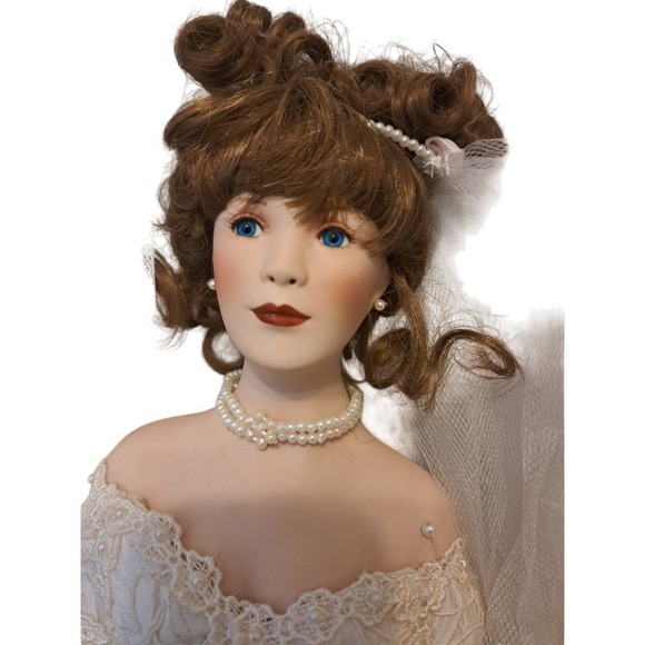 Paradise Galleries Treasury Collection Bride Doll “June” Premiere Edition 18” - Picture 3 of 4